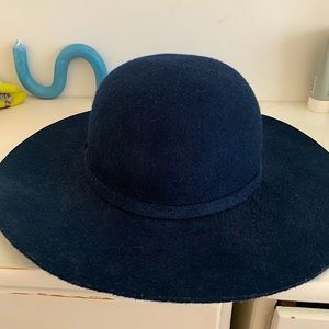 Deena & Ozzy Urban Outfitters navy blue floppy hat